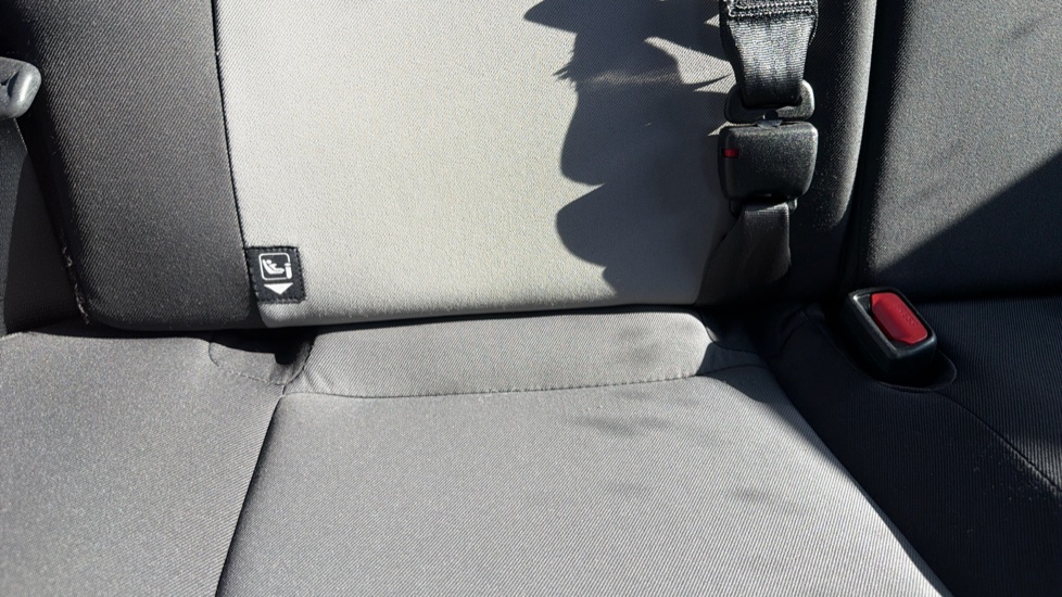Toyota Yaris 1.5 Hybrid Icon Tech 5dr CVT Hybrid Hatchback - Image 14