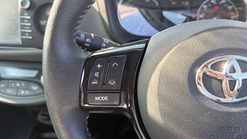 Toyota Yaris 1.5 Hybrid Icon Tech 5dr CVT Hybrid Hatchback - Image 31