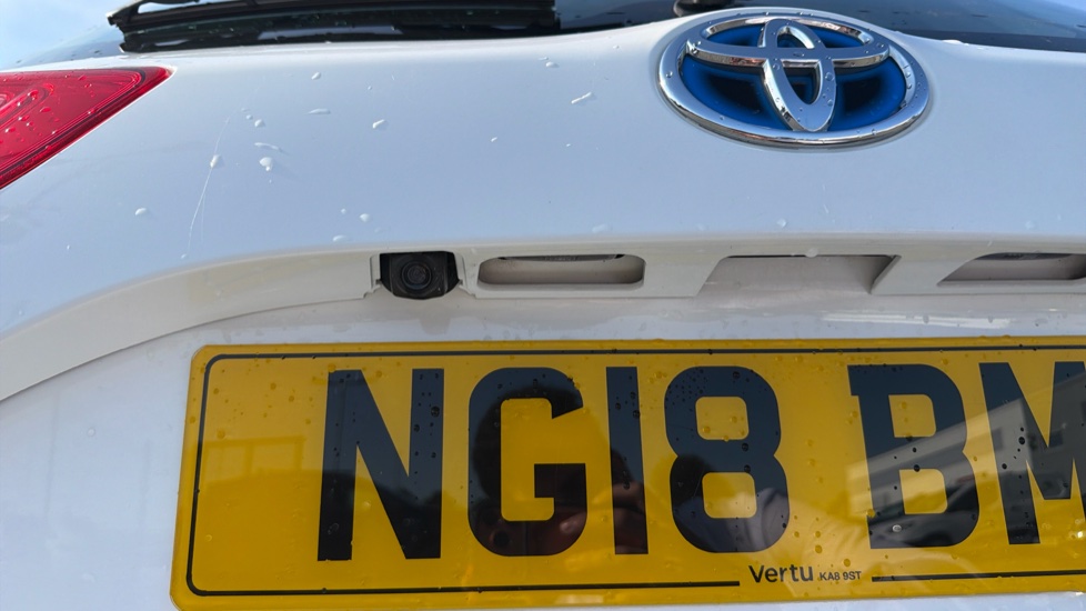 Toyota Yaris 1.5 Hybrid Icon Tech 5dr CVT Hybrid Hatchback - Image 41