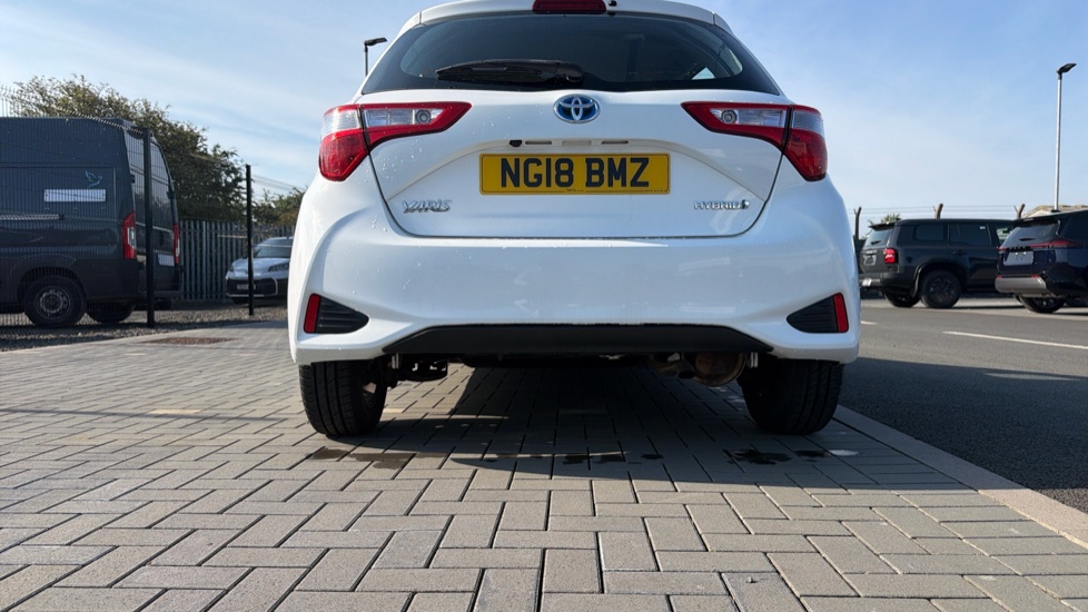 Toyota Yaris 1.5 Hybrid Icon Tech 5dr CVT Hybrid Hatchback - Image 42