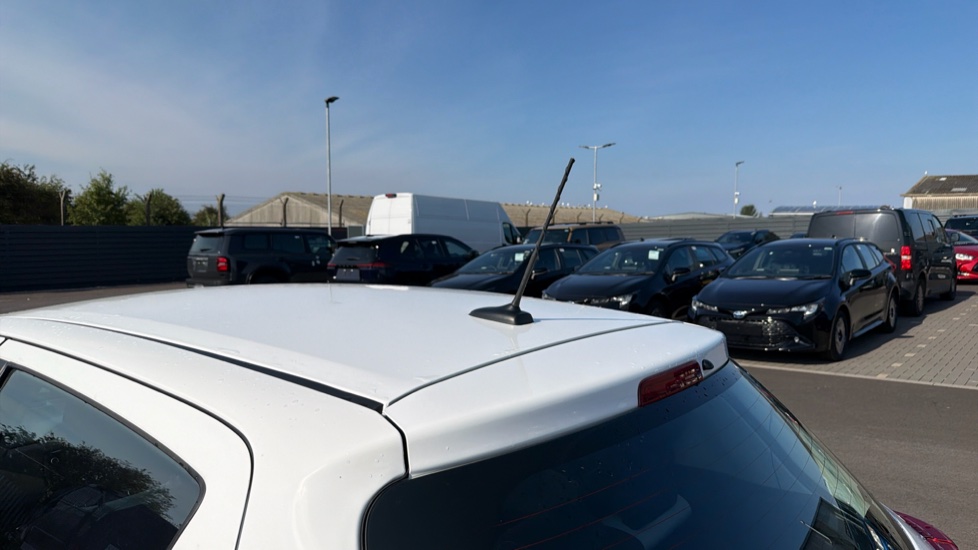 Toyota Yaris 1.5 Hybrid Icon Tech 5dr CVT Hybrid Hatchback - Image 43