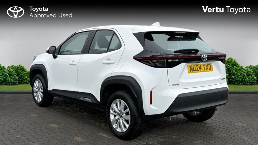 Toyota Yaris Cross 1.5 Hybrid Icon 5dr CVT Hybrid Estate - Image 4