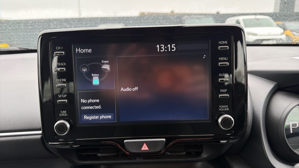 Toyota Yaris Cross 1.5 Hybrid Icon 5dr CVT Hybrid Estate - Image 9