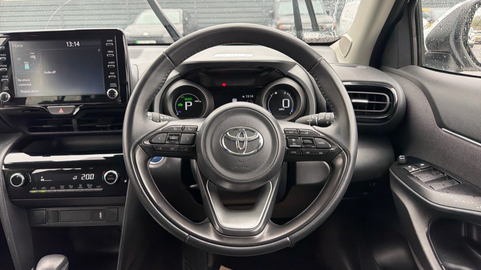 Toyota Yaris Cross 1.5 Hybrid Icon 5dr CVT Hybrid Estate - Image 10