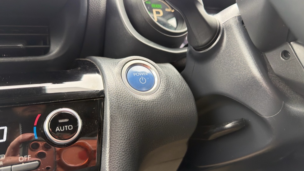 Toyota Yaris Cross 1.5 Hybrid Icon 5dr CVT Hybrid Estate - Image 16