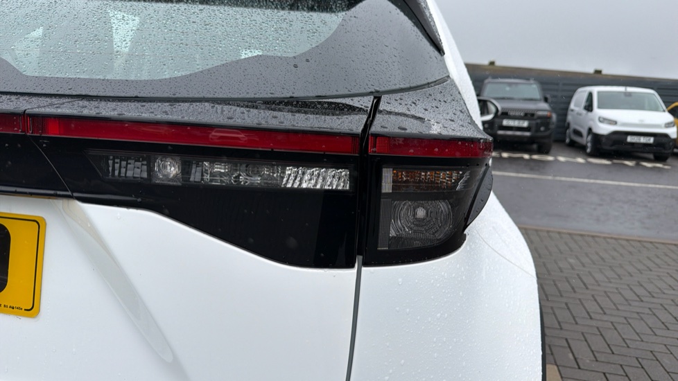 Toyota Yaris Cross 1.5 Hybrid Icon 5dr CVT Hybrid Estate - Image 21