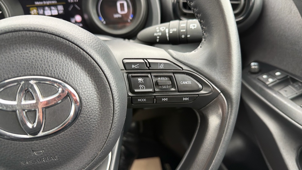 Toyota Yaris Cross 1.5 Hybrid Icon 5dr CVT Hybrid Estate - Image 29