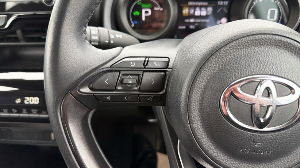 Toyota Yaris Cross 1.5 Hybrid Icon 5dr CVT Hybrid Estate - Image 30