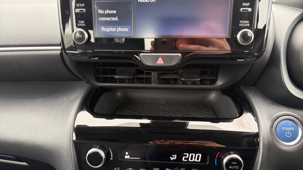Toyota Yaris Cross 1.5 Hybrid Icon 5dr CVT Hybrid Estate - Image 33