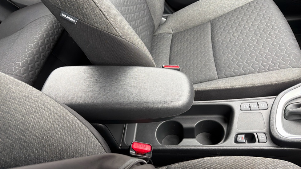 Toyota Yaris Cross 1.5 Hybrid Icon 5dr CVT Hybrid Estate - Image 37