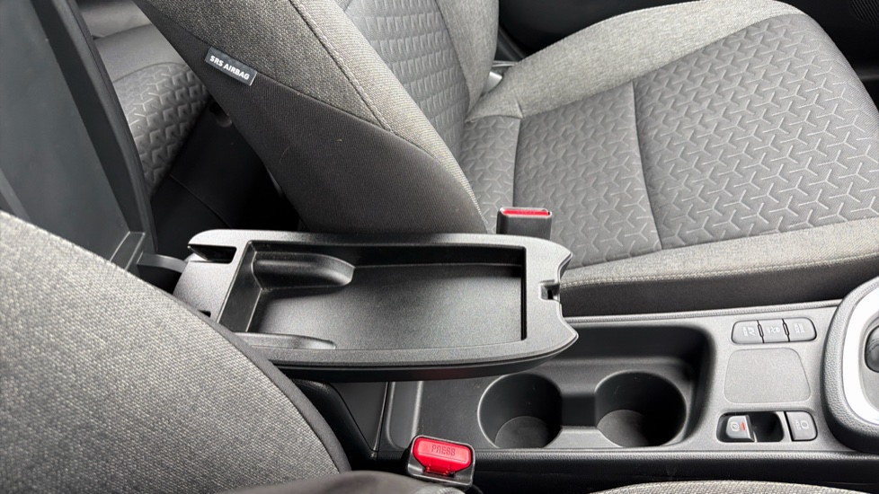 Toyota Yaris Cross 1.5 Hybrid Icon 5dr CVT Hybrid Estate - Image 38