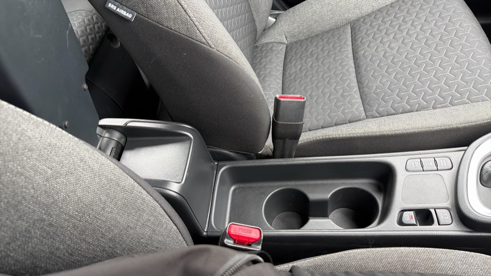 Toyota Yaris Cross 1.5 Hybrid Icon 5dr CVT Hybrid Estate - Image 39