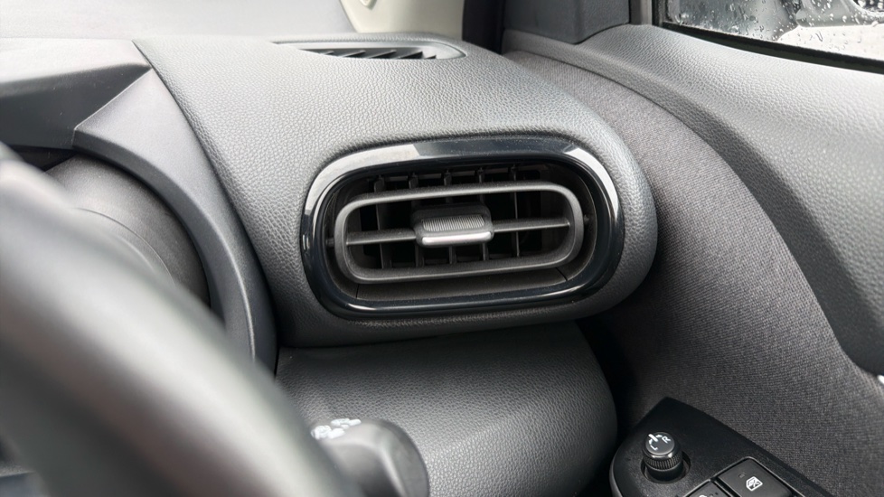 Toyota Yaris Cross 1.5 Hybrid Icon 5dr CVT Hybrid Estate - Image 43