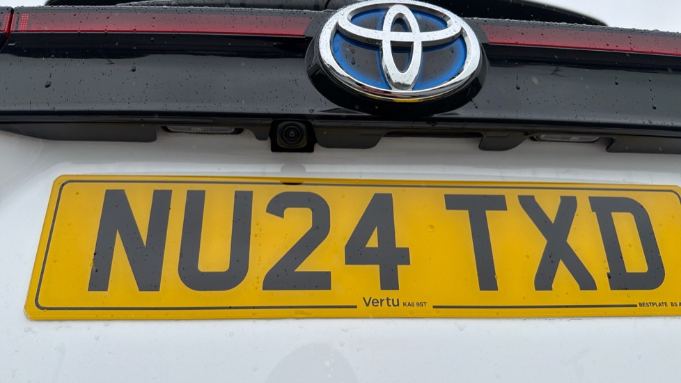 Toyota Yaris Cross 1.5 Hybrid Icon 5dr CVT Hybrid Estate - Image 53