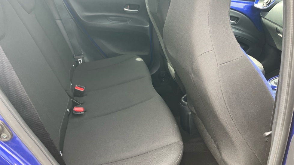 Toyota Aygo X 1.0 VVT-i Edge 5dr Auto Petrol Hatchback - Image 8