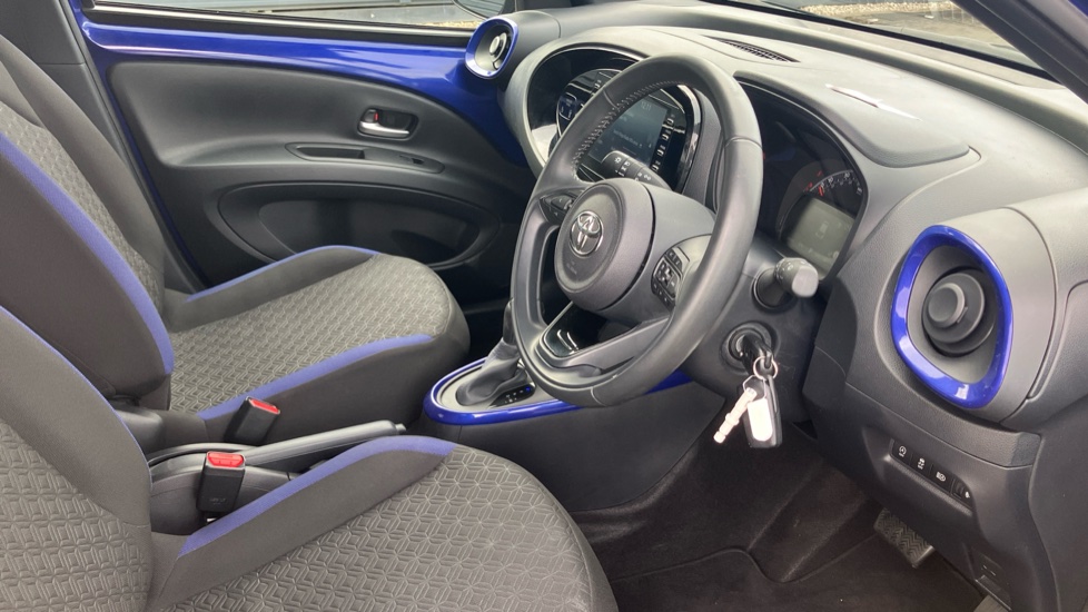 Toyota Aygo X 1.0 VVT-i Edge 5dr Auto Petrol Hatchback - Image 12