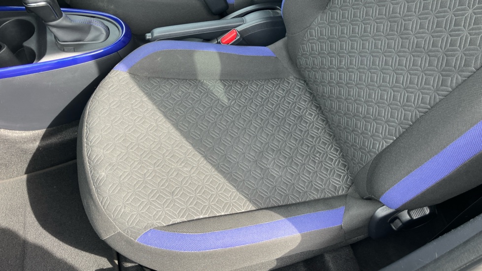 Toyota Aygo X 1.0 VVT-i Edge 5dr Auto Petrol Hatchback - Image 17