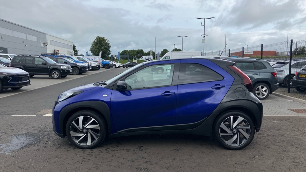Toyota Aygo X 1.0 VVT-i Edge 5dr Auto Petrol Hatchback - Image 24