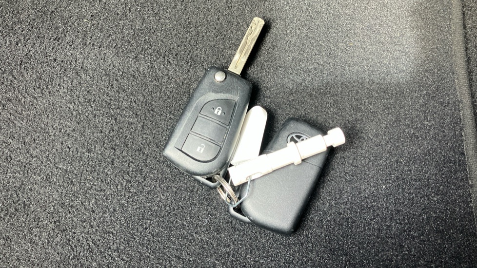 Toyota Aygo X 1.0 VVT-i Edge 5dr Auto Petrol Hatchback - Image 28