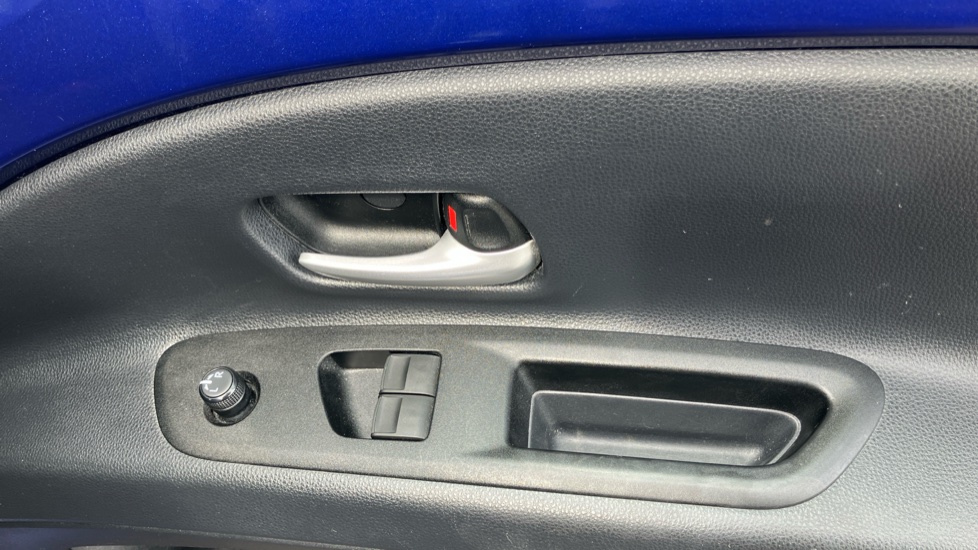 Toyota Aygo X 1.0 VVT-i Edge 5dr Auto Petrol Hatchback - Image 31