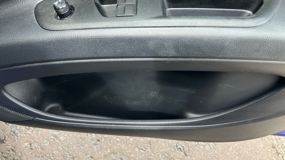 Toyota Aygo X 1.0 VVT-i Edge 5dr Auto Petrol Hatchback - Image 32