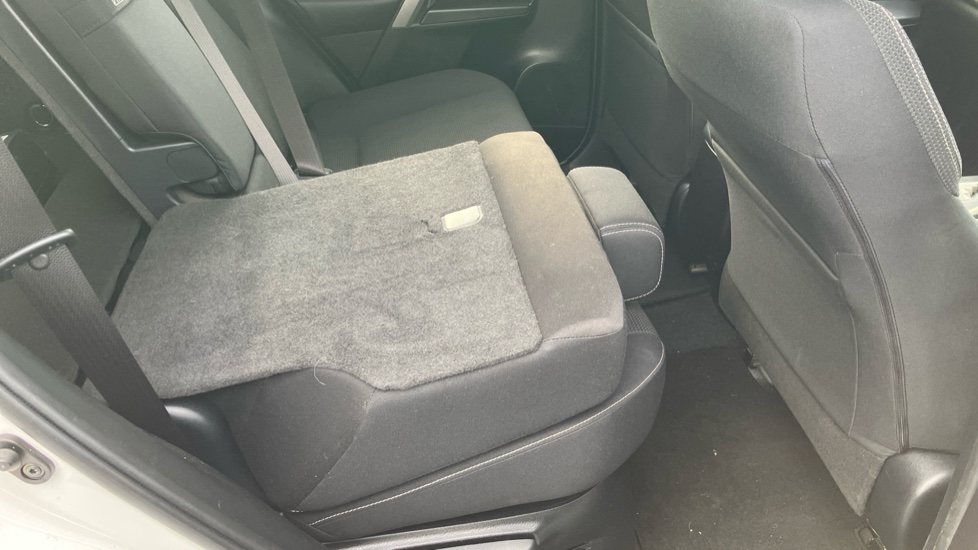 Toyota RAV4 2.5 VVT-i Hybrid Business Ed Plus TSS 5dr CVT 2WD Hybrid Estate - Image 18