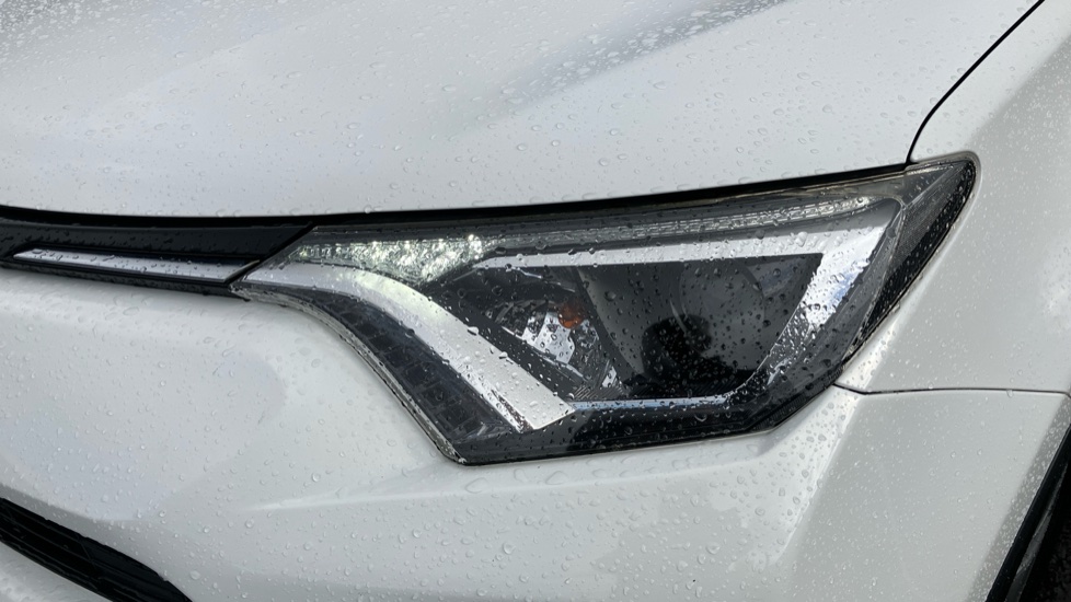 Toyota RAV4 2.5 VVT-i Hybrid Business Ed Plus TSS 5dr CVT 2WD Hybrid Estate - Image 20