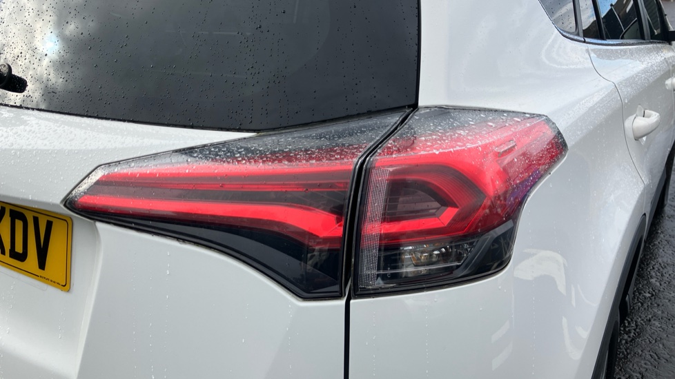 Toyota RAV4 2.5 VVT-i Hybrid Business Ed Plus TSS 5dr CVT 2WD Hybrid Estate - Image 21