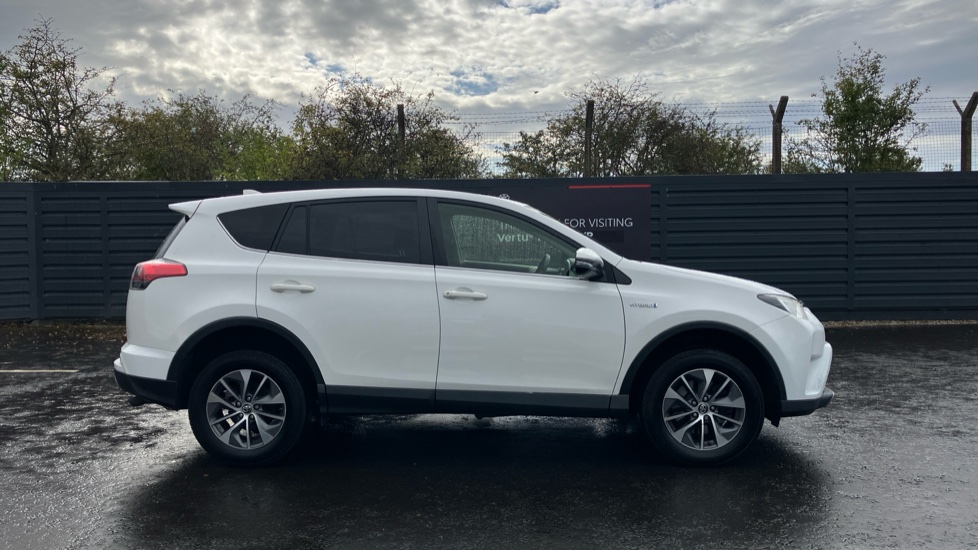Toyota RAV4 2.5 VVT-i Hybrid Business Ed Plus TSS 5dr CVT 2WD Hybrid Estate - Image 23