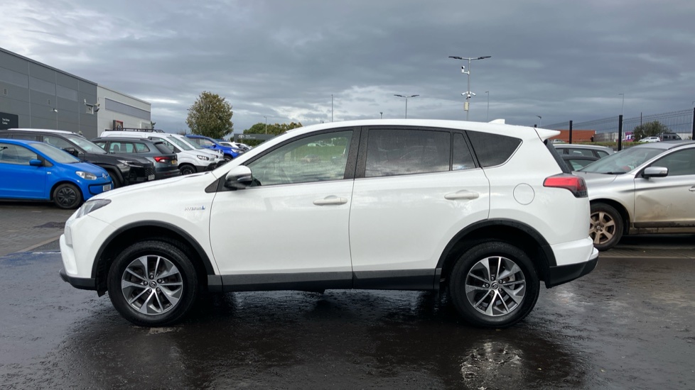 Toyota RAV4 2.5 VVT-i Hybrid Business Ed Plus TSS 5dr CVT 2WD Hybrid Estate - Image 24