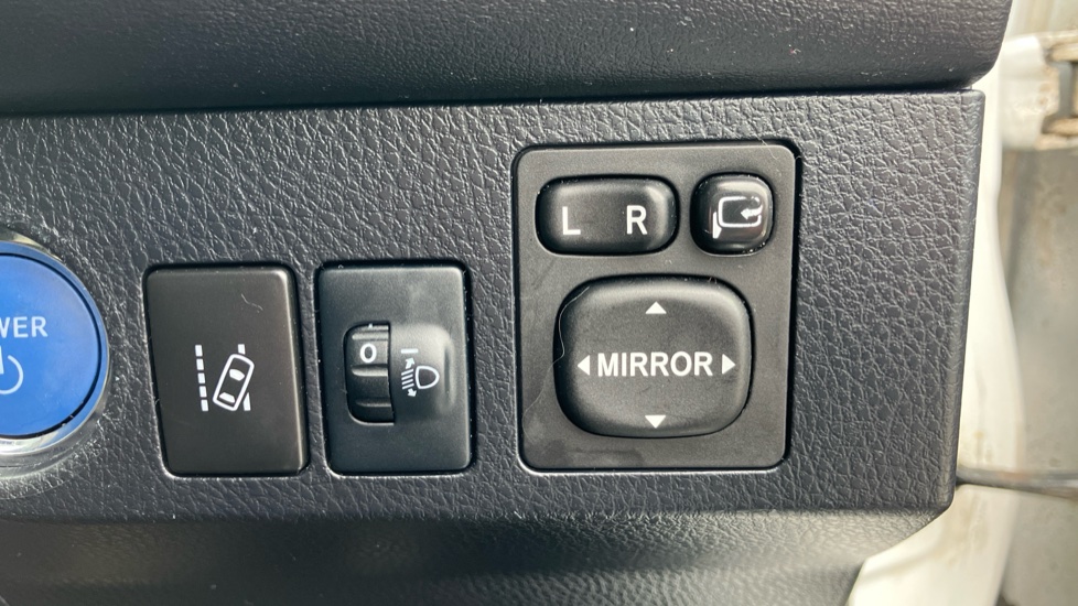 Toyota RAV4 2.5 VVT-i Hybrid Business Ed Plus TSS 5dr CVT 2WD Hybrid Estate - Image 33