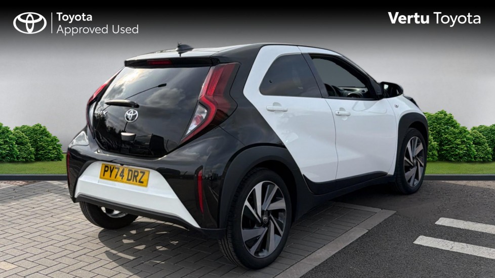 Toyota Aygo X 1.0 VVT-i Edge 5dr Petrol Hatchback - Image 2
