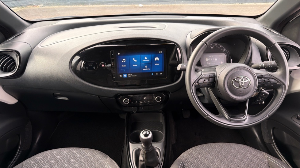 Toyota Aygo X 1.0 VVT-i Edge 5dr Petrol Hatchback - Image 6