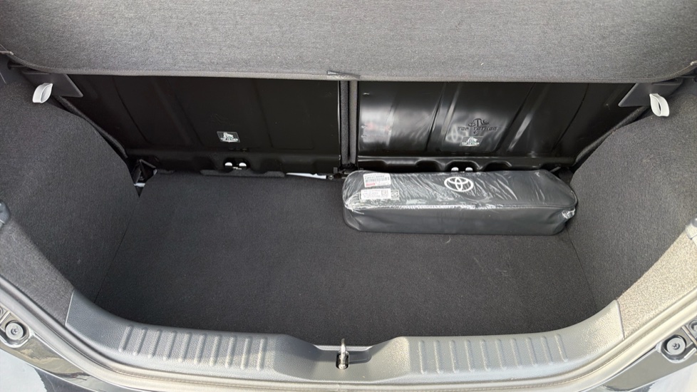 Toyota Aygo X 1.0 VVT-i Edge 5dr Petrol Hatchback - Image 13