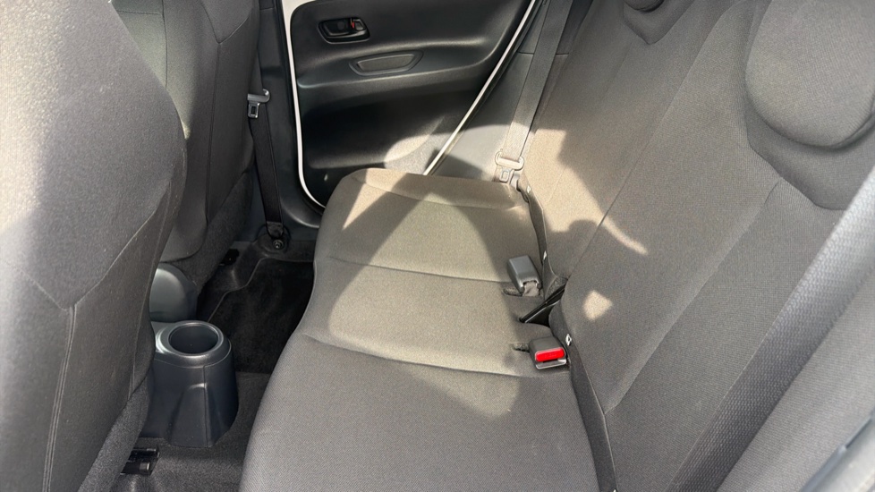Toyota Aygo X 1.0 VVT-i Edge 5dr Petrol Hatchback - Image 15