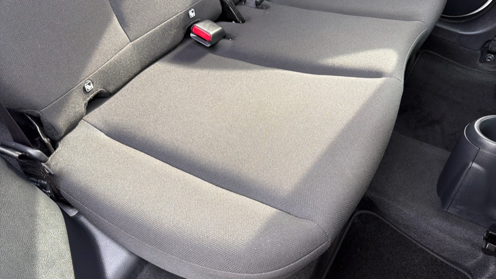 Toyota Aygo X 1.0 VVT-i Edge 5dr Petrol Hatchback - Image 17