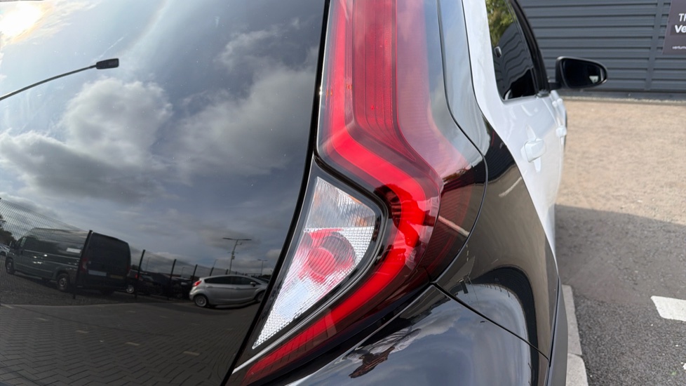 Toyota Aygo X 1.0 VVT-i Edge 5dr Petrol Hatchback - Image 21