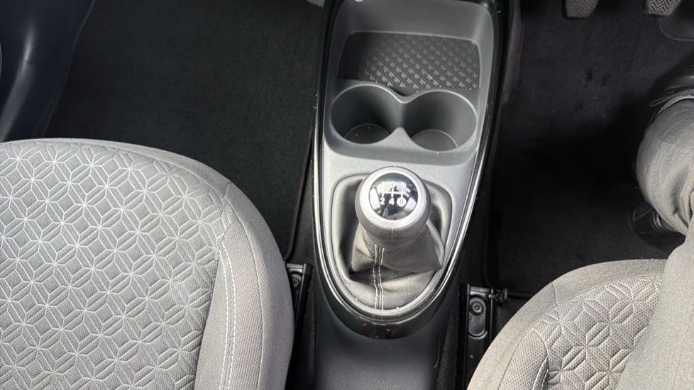 Toyota Aygo X 1.0 VVT-i Edge 5dr Petrol Hatchback - Image 35