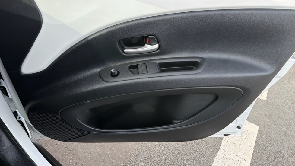 Toyota Aygo X 1.0 VVT-i Edge 5dr Petrol Hatchback - Image 39
