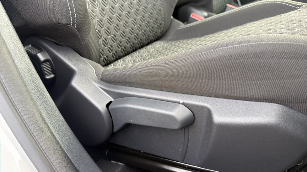 Toyota Aygo X 1.0 VVT-i Edge 5dr Petrol Hatchback - Image 49