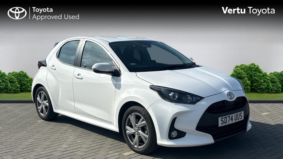Toyota Yaris 1.5 Hybrid Icon 5dr CVT Hybrid Hatchback - Image 1