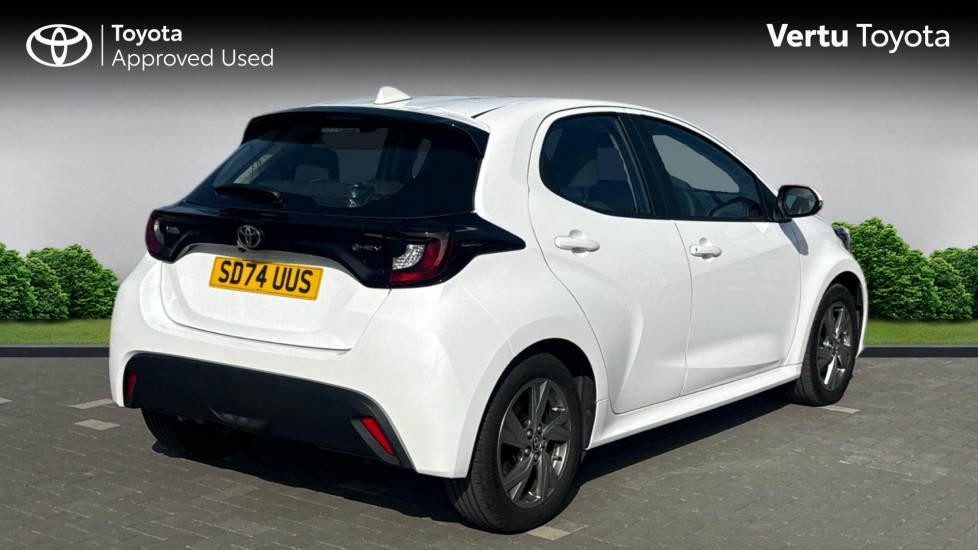 Toyota Yaris 1.5 Hybrid Icon 5dr CVT Hybrid Hatchback - Image 2