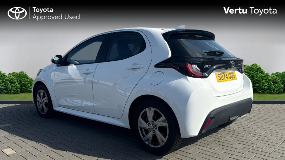 Toyota Yaris 1.5 Hybrid Icon 5dr CVT Hybrid Hatchback - Image 4