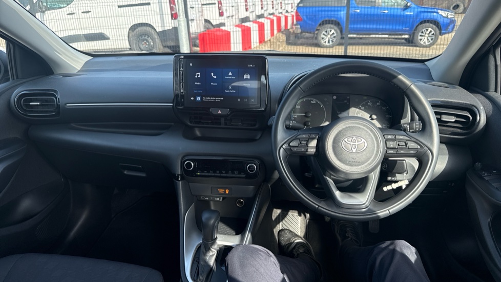 Toyota Yaris 1.5 Hybrid Icon 5dr CVT Hybrid Hatchback - Image 6