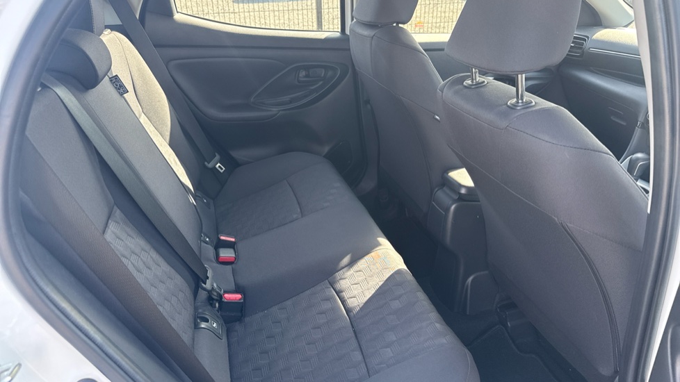 Toyota Yaris 1.5 Hybrid Icon 5dr CVT Hybrid Hatchback - Image 8