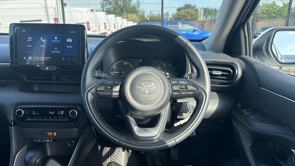 Toyota Yaris 1.5 Hybrid Icon 5dr CVT Hybrid Hatchback - Image 10