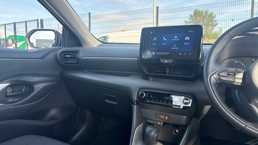 Toyota Yaris 1.5 Hybrid Icon 5dr CVT Hybrid Hatchback - Image 19