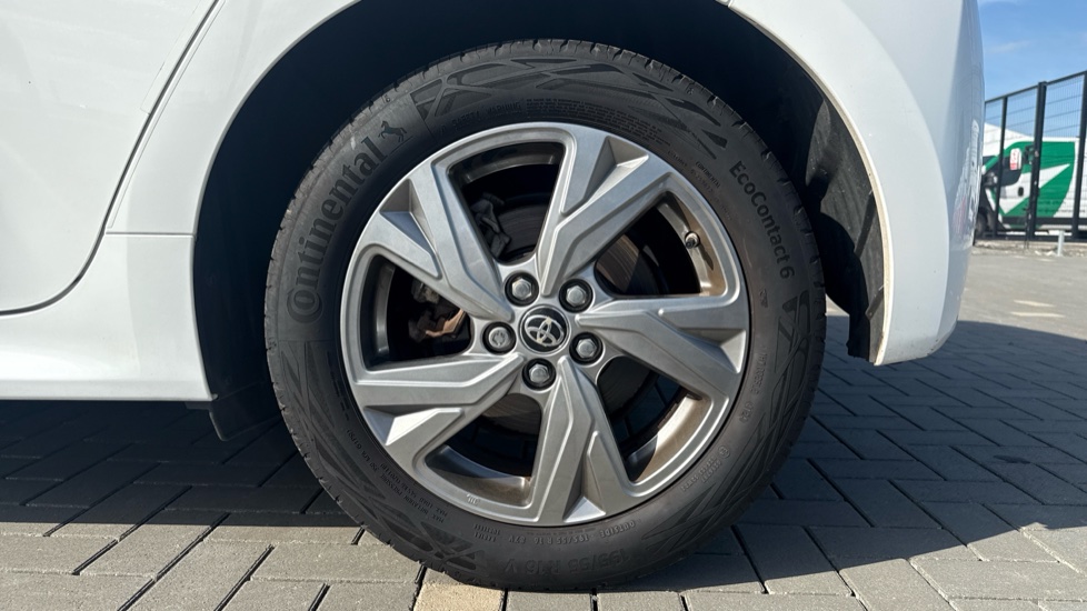 Toyota Yaris 1.5 Hybrid Icon 5dr CVT Hybrid Hatchback - Image 25