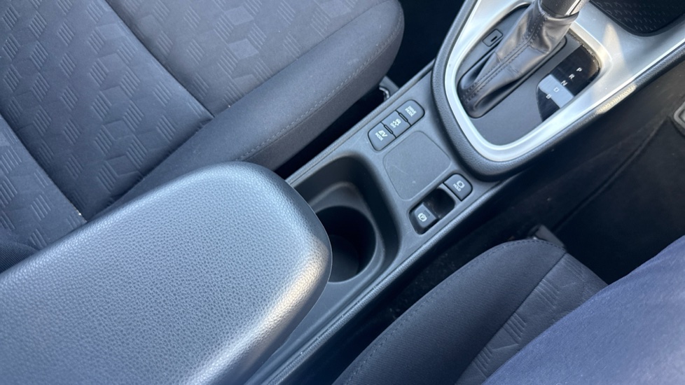 Toyota Yaris 1.5 Hybrid Icon 5dr CVT Hybrid Hatchback - Image 35