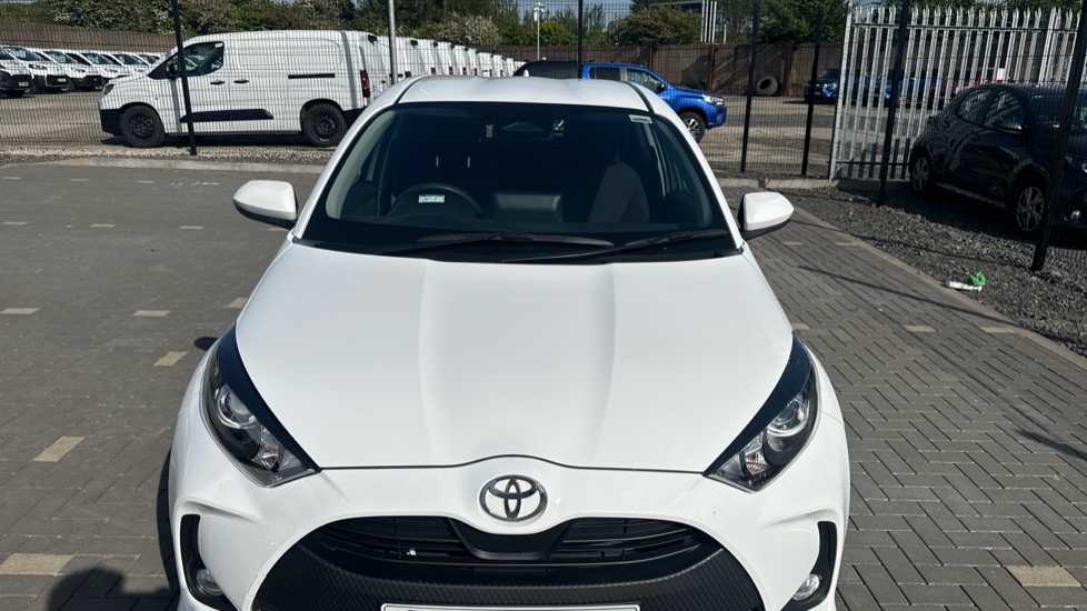 Toyota Yaris 1.5 Hybrid Icon 5dr CVT Hybrid Hatchback - Image 39
